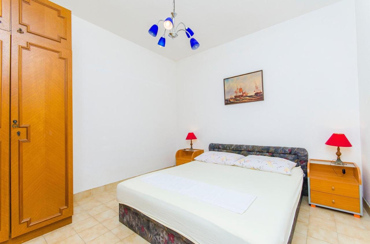 Apartments By The Sea Pisak, Omis - 2802 Екстер'єр фото