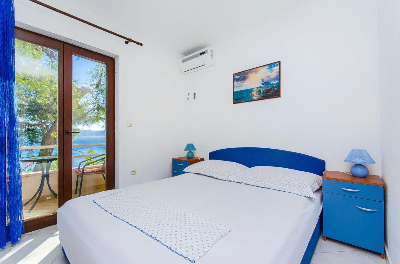 Apartments By The Sea Pisak, Omis - 2802 Екстер'єр фото