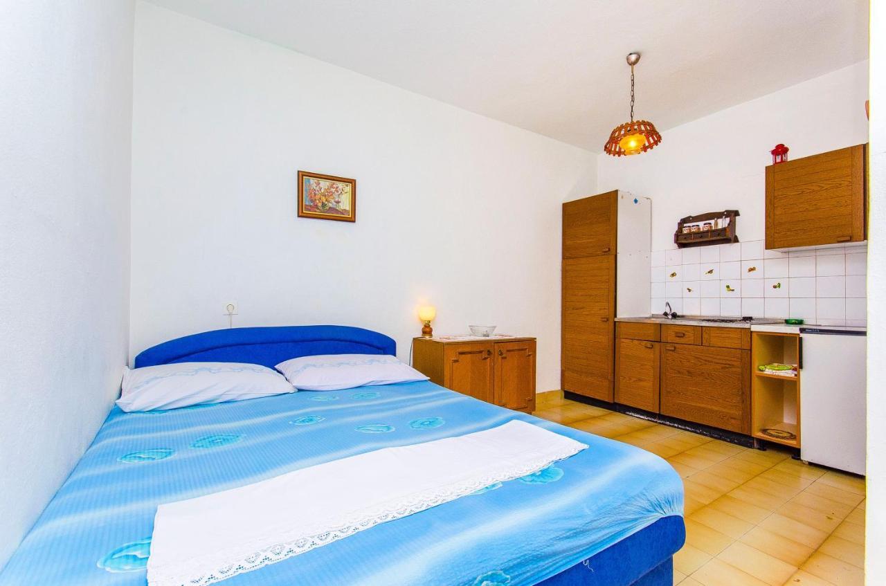 Apartments By The Sea Pisak, Omis - 2802 Екстер'єр фото