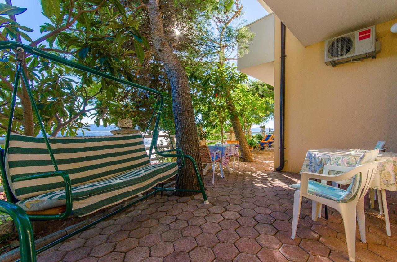 Apartments By The Sea Pisak, Omis - 2802 Екстер'єр фото